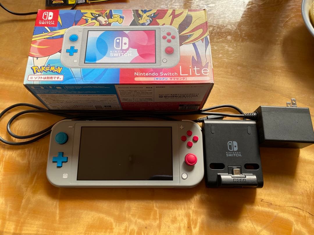 Nintendo Switch Lite 　ザシアン　ザマゼンタ Amazon.co.jp: Nintendo Switch Lite ザシアン・ザマゼンタ 【携帯専用