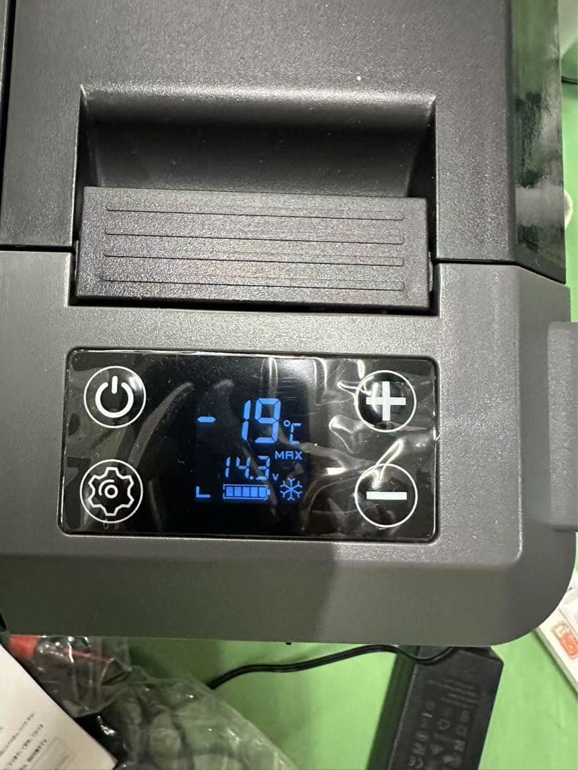 y277 車載冷蔵庫 9L -20℃～10℃ 45W 12V/24V