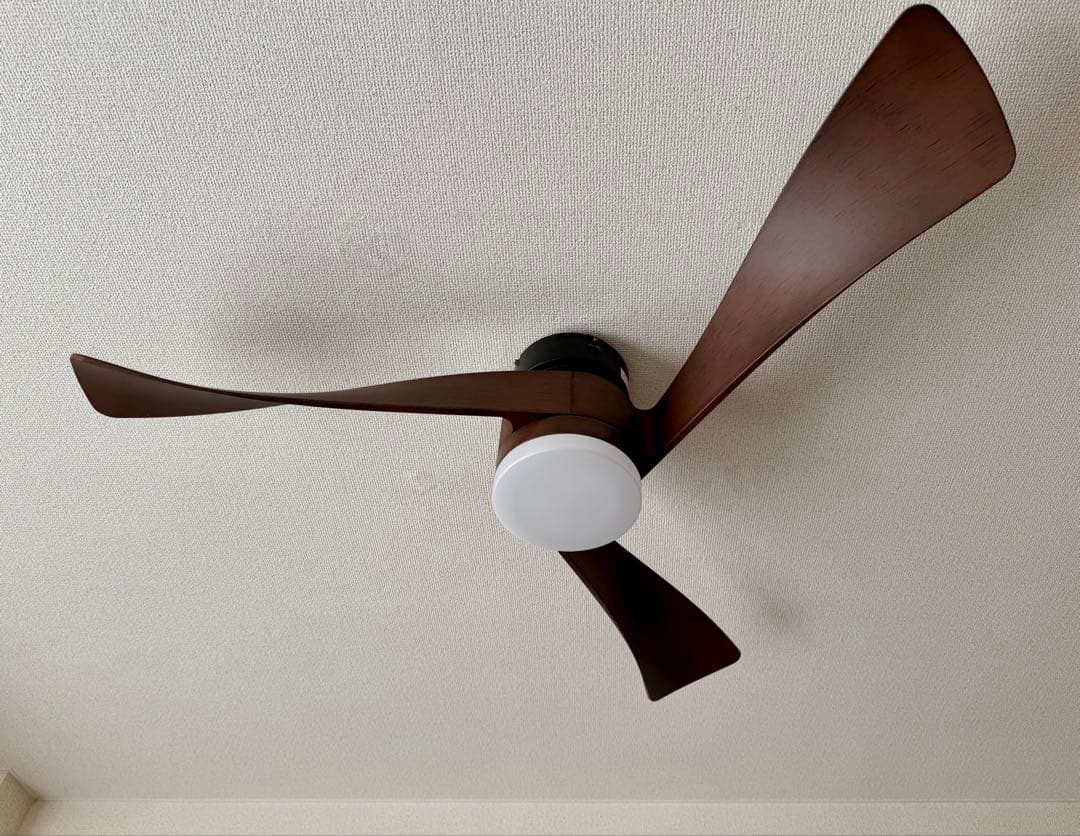 【24年購入】LOWYA シーリングファンライト 3枚羽根 ブラックウォルナット Amazon.co.jp : LOWYA ロウヤ 照明 シーリングファンライト シーリング