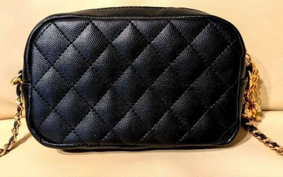 本日限定出品】CHANEL レザーショルダーバッグ ノベルティ - メルカリ