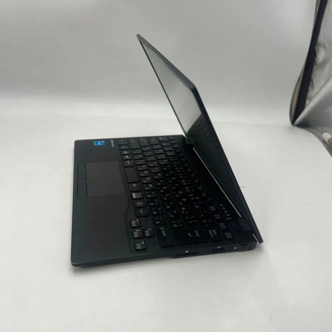 Windowsノート本体 LIFEBOOK UH08/E3 Core i3 -1115G4