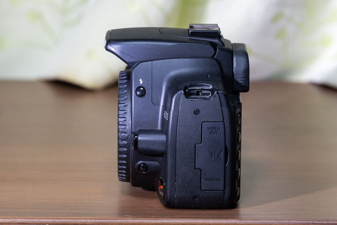 Canon EOS Kiss Digital N 一眼レフカメラ 純正バッテリー