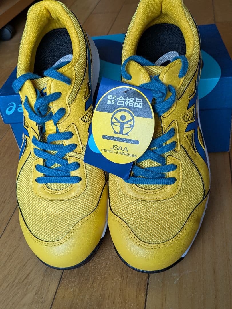 週末セ―ル　希少カラー新品未使用asics ウィジョブCP106 26.5cm