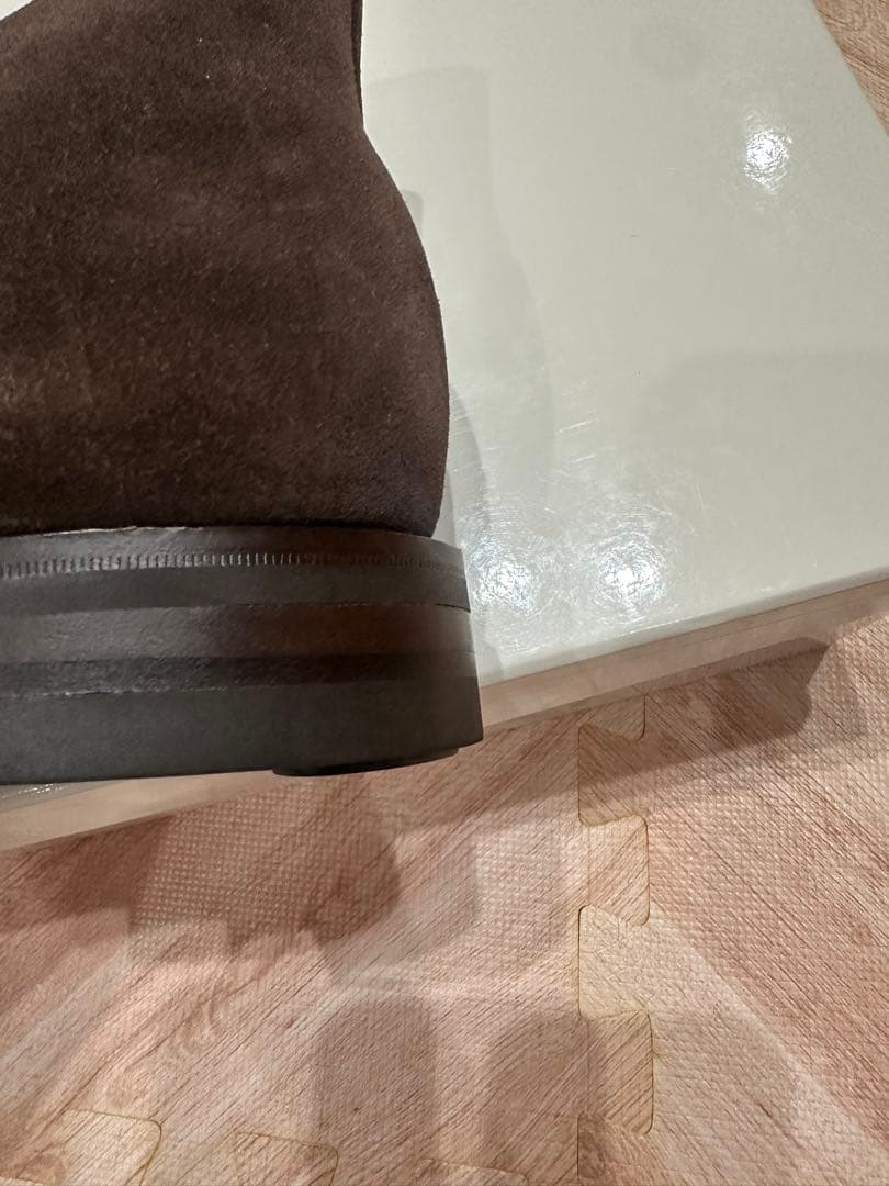 loake ローク ブラウン スエード チャッカブーツ - メルカリ