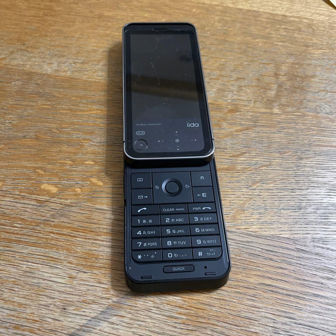auのiida G11 ソニー 携帯電話 スライド式 - メルカリ