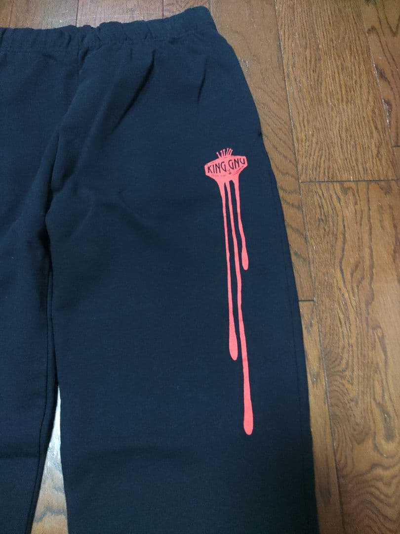 king gnu スウェットパンツ L 黒 赤 2023 完売品 ツアーグッズ - メルカリ