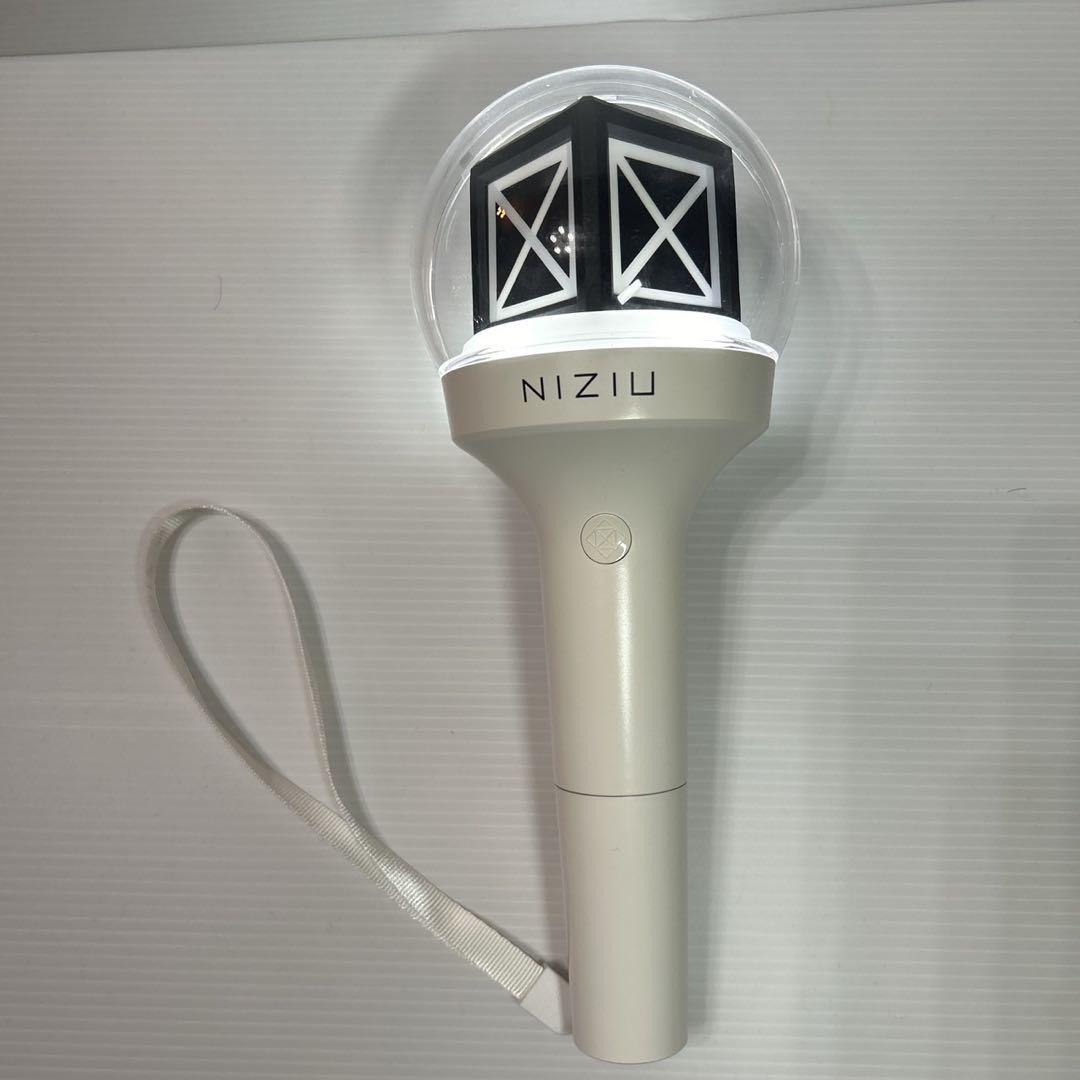 NiziU オフィシャルペンライト OFFICIAL LIGHT STICK - メルカリ