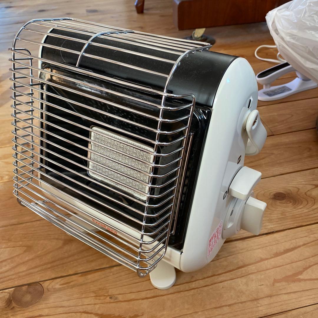 Iwatani イワタニ ガスストーブ ポータブル マイ暖　持ち運び Amazon | Iwatani イワタニ 岩谷 カセットガスストーブ ポータブル