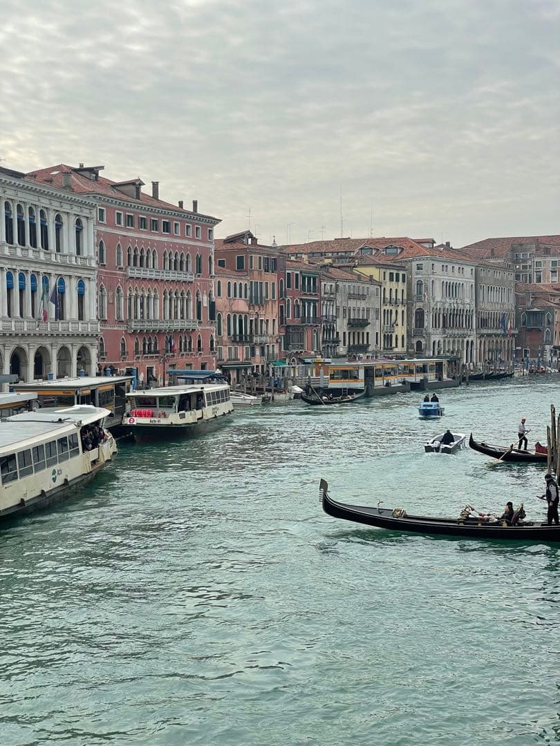 ベネツィアの海に浮かぶゴンドラ」イタリア現地特別限定品 - メルカリ
