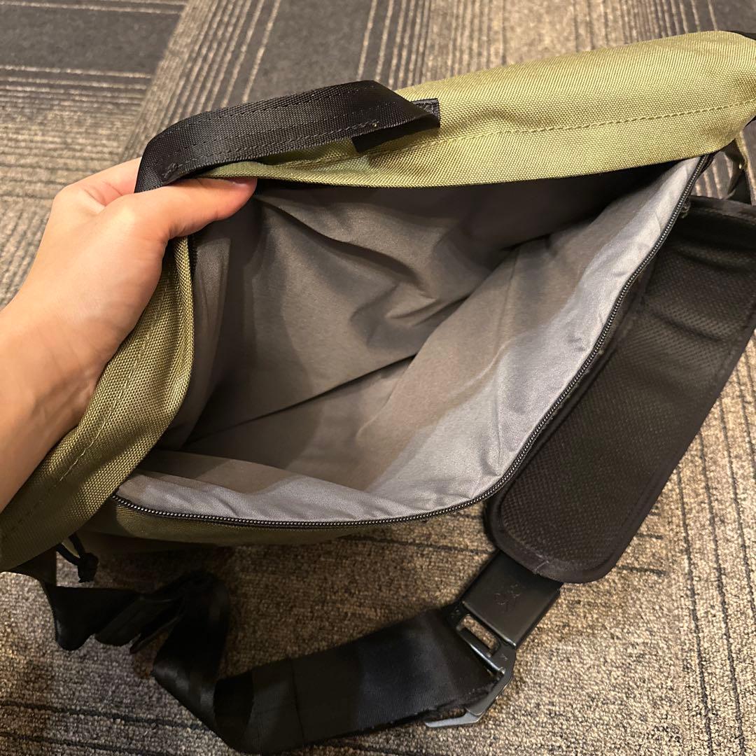 マ*ん様 CHROME クローム 美品 メッセンジャーバッグ オリーブブランチ