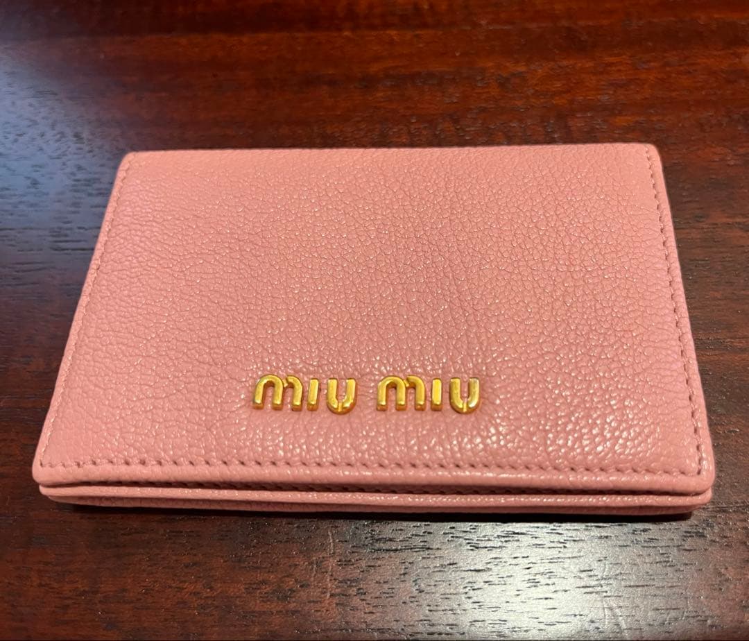 miumiu 名刺入れ （フランスにて購入） 楽天市場】ミュウミュウ （MIUMIU） ヴィッテロダイノ エンベロープ