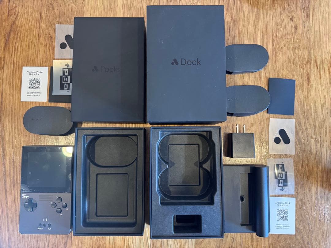 Analogue Pocket と Analogue dock Analogue Pocket & Dock Unboxing - YouTube