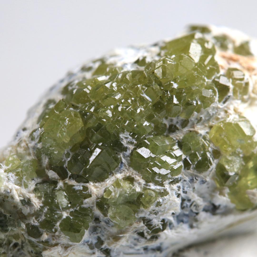 デマントイドガーネット ⑥ イタリア産 / 原石 天然石 鉱物標本 灰鉄