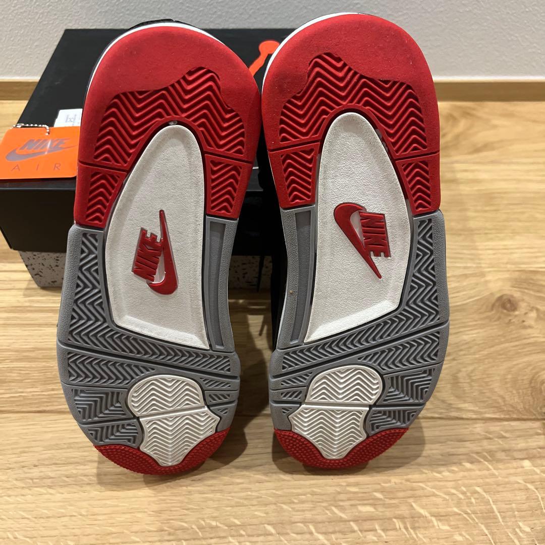 シューズ(男性用) Nike Air Jordan 4 Retro \"Bred\" (2019)