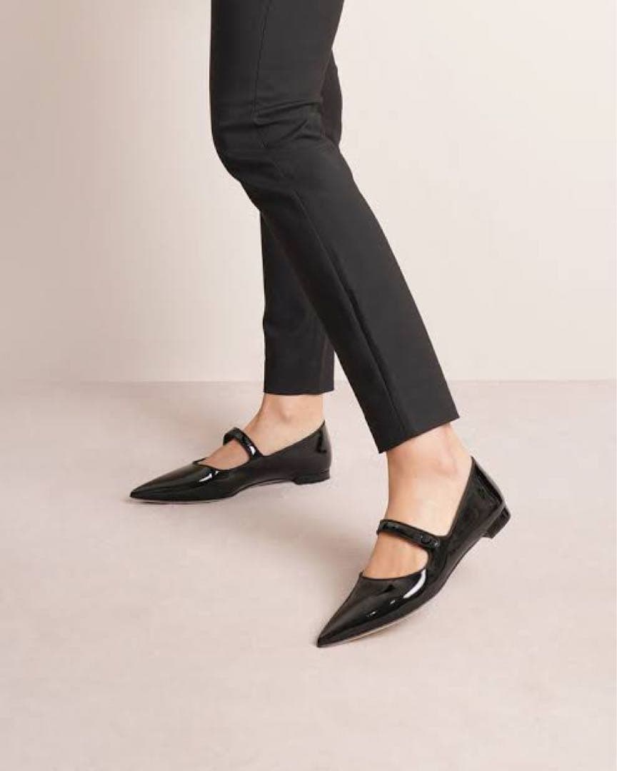 マノロブラニク エナメル フラットシューズ メリージェーン - メルカリ