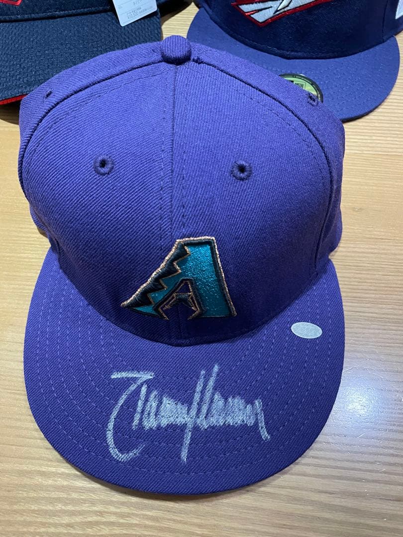 ランディ・ジョンソン 直筆 サイン入り キャップ 証明書付き - メルカリ