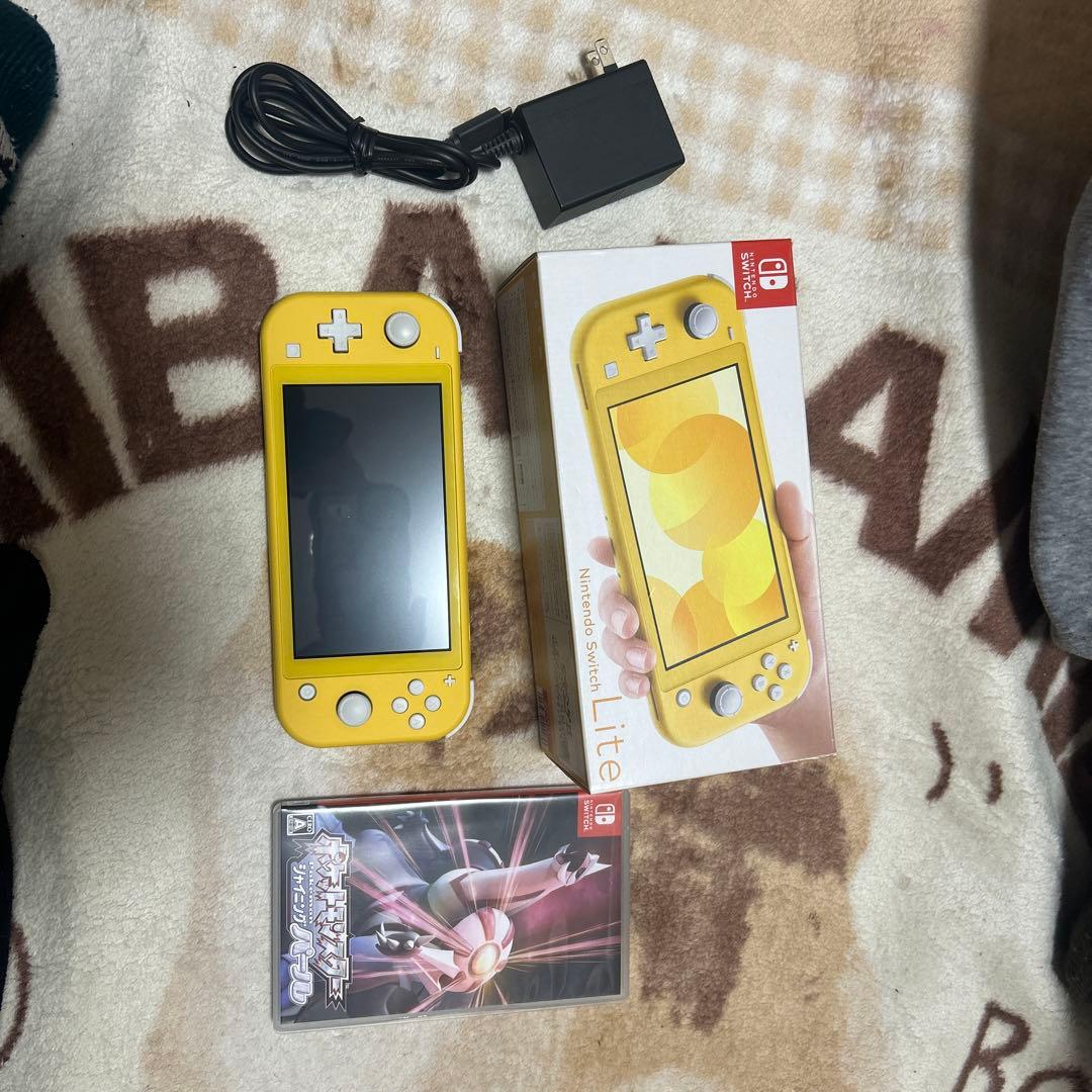 NintendoSwitchLite 黄色 ポケットモンスターシャイニングパール NintendoSwitchLite 黄色 ポケットモンスターシャイニングパール 美品