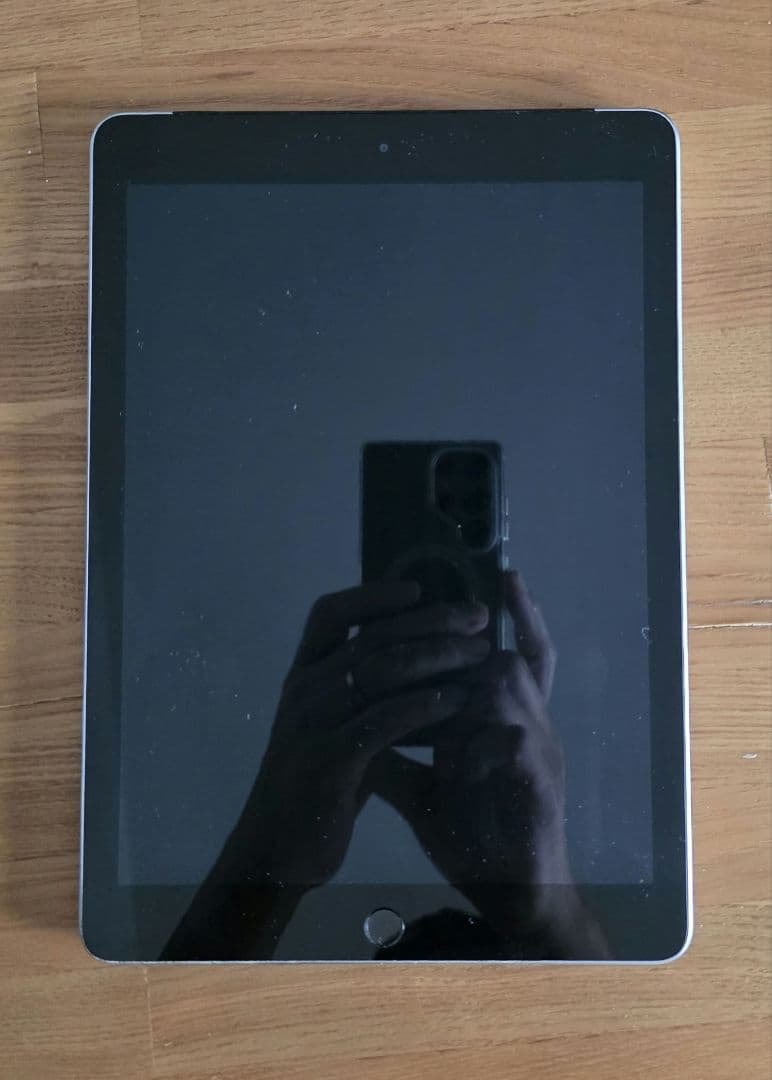 【ジャンク】Apple iPad 第６世代 A1954 本体 シルバー 起動不可 Apple - 【ジャンク】Apple iPad 第6世代 A1954 本体 シルバー 起動