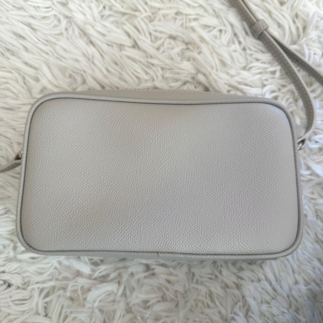 未使用級✨ フルラ 現行 ショルダーバッグ リリー レザー ロゴ 黒