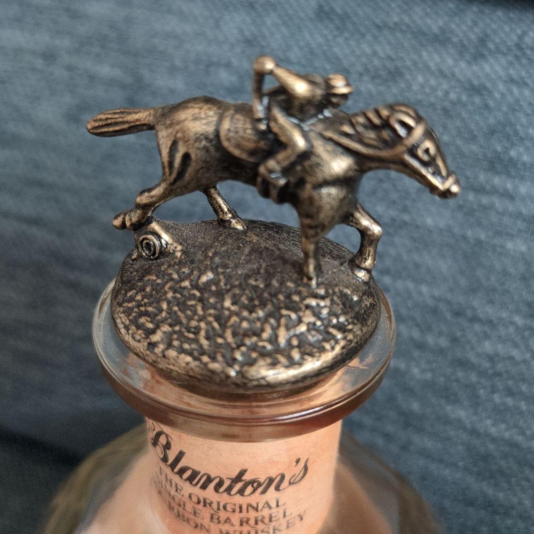 インテリアに♪】ブラントン Blanton's 空瓶 馬キャップ - メルカリ
