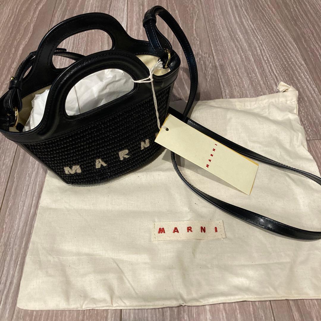 美品MARNI TROPICALIA MICRO バッグ　ブラック Tropicalia Micro Bag in black leather and raffia-effect fabric | Marni