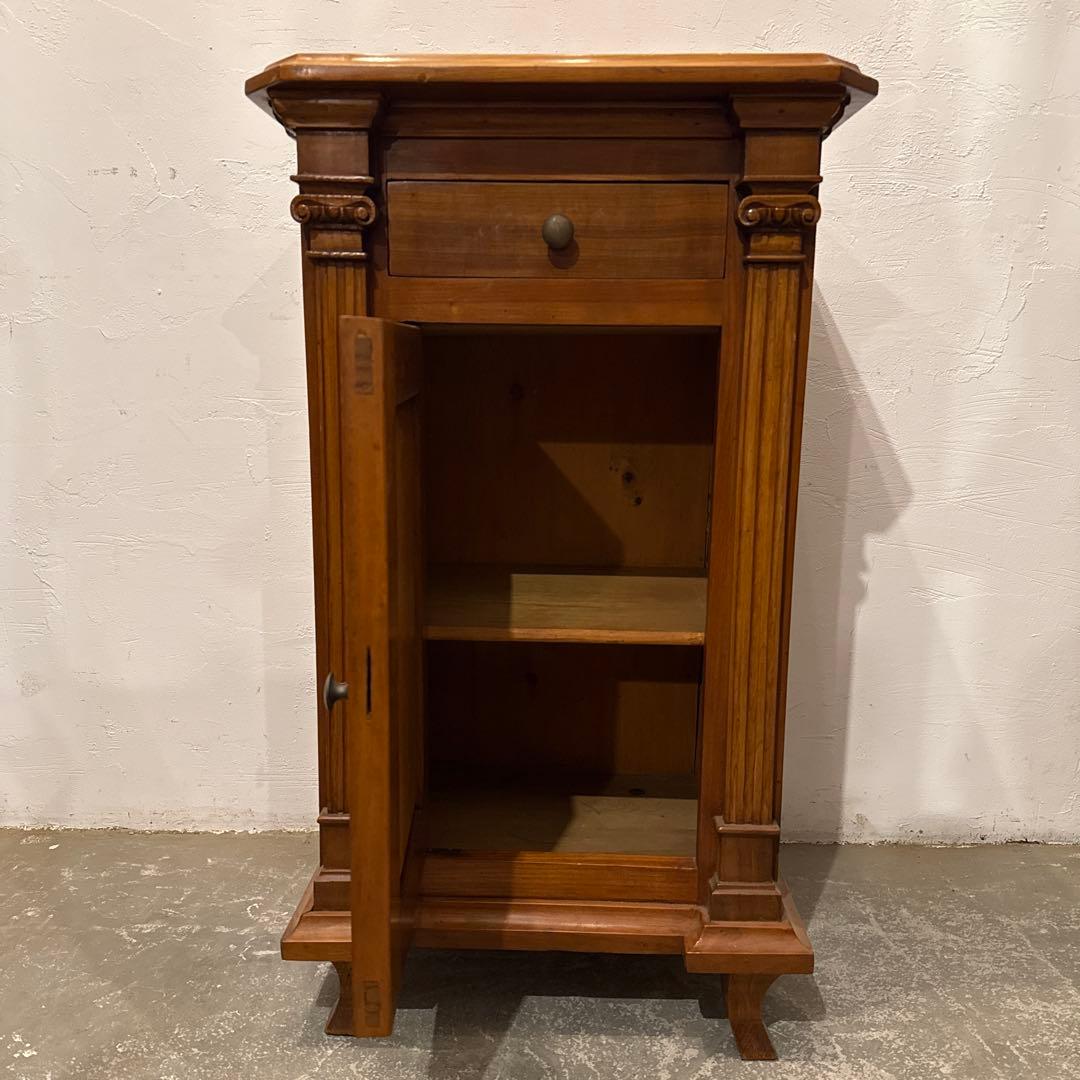 年末年始saleヴィンテージ 木製サイドテーブル 引き出し／扉収納付き