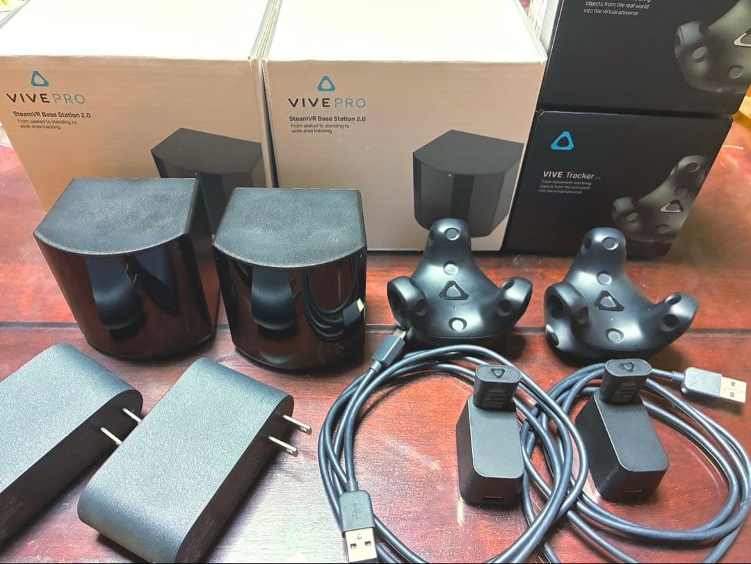 HTC Vive トラッカー 3.0 ベースステーション 2.0 セット Amazon.com: HTC 3 Pack Vive Tracker (3.0) - with HTC Vive SteamVR