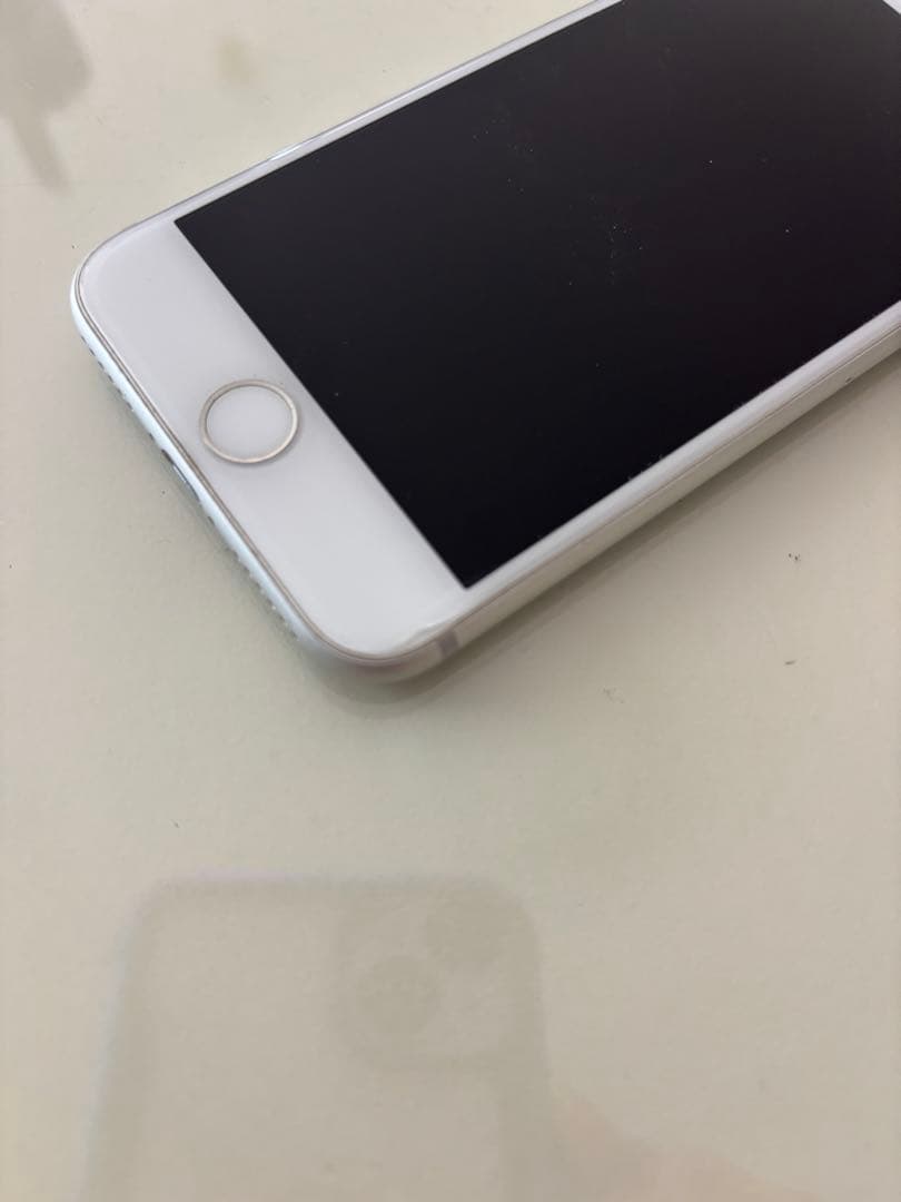 iPhone 8 バッテリー87% - メルカリ