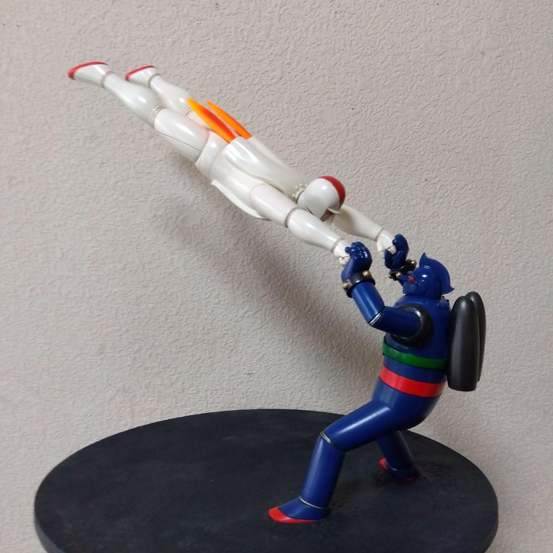 鉄人28号対バッカスのアクションポーズ - メルカリ