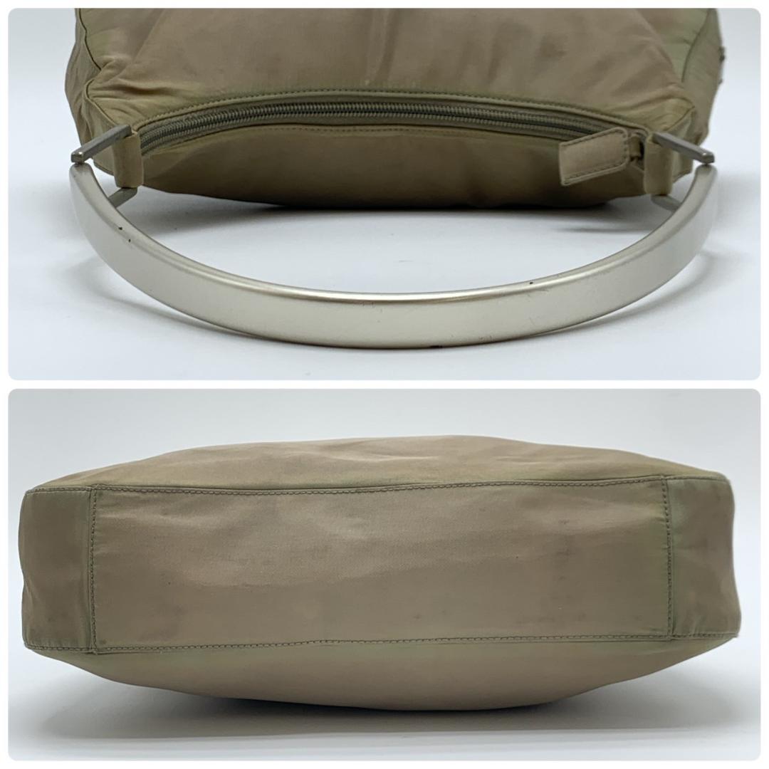 プラダ プラスチック メタルハンドル ホーボー セミ ワンショルダー