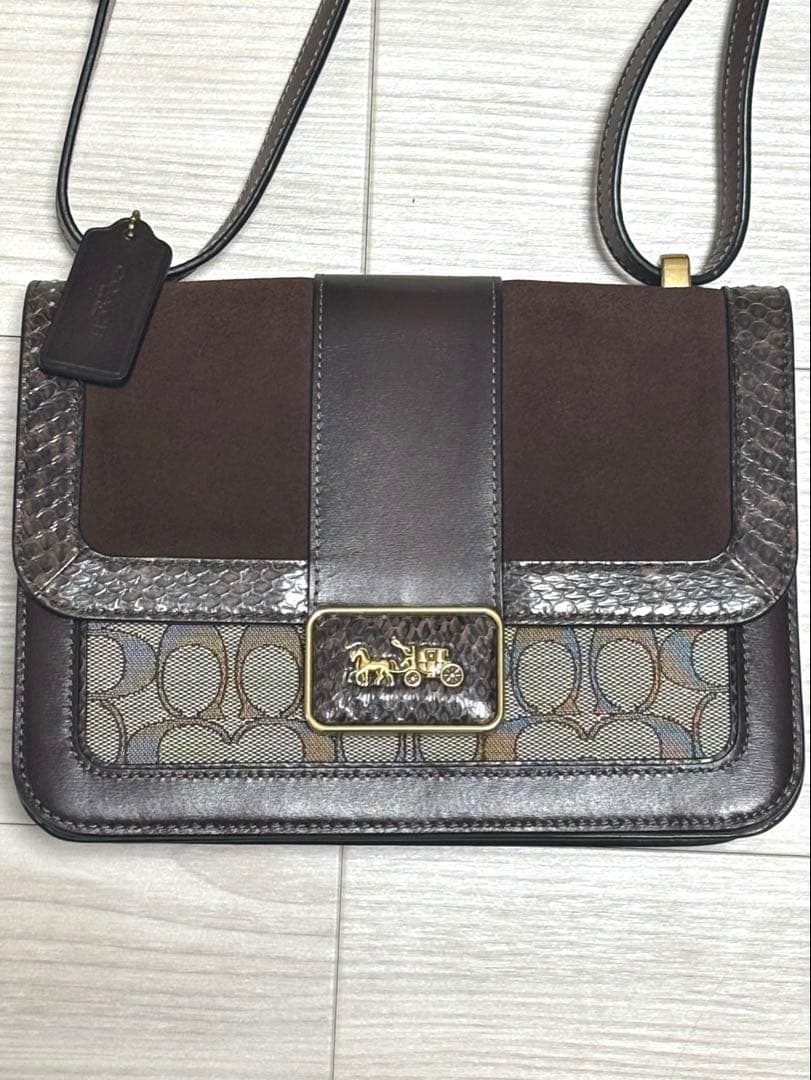 coach アリー ショルダーバッグ パイソン ジャガード スエード - メルカリ