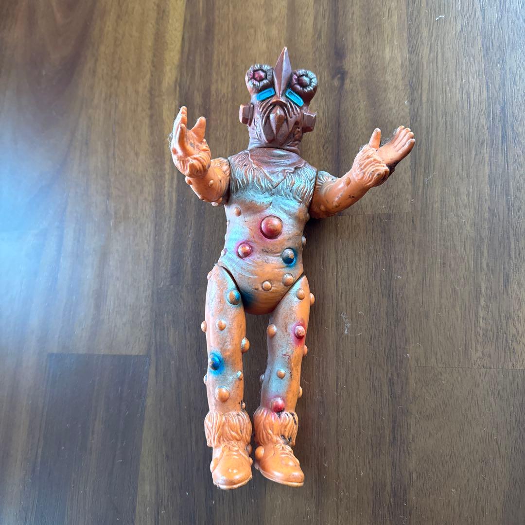 昭和40年代　ソフビ　ナックル星人 ソフビ。ナックル星人。の通販 by こつこ525's shop｜ラクマ
