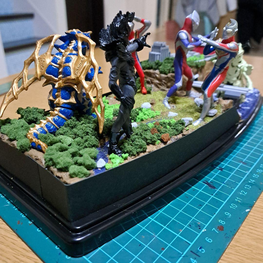 ジオラマ ウルトラマン ティガ・ダイナ・ガイア - メルカリ