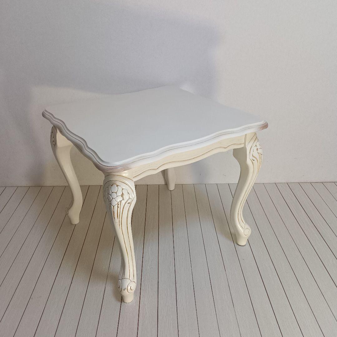 ロココ調　猫脚　White　テーブル　姫系 姫系 テーブル 猫脚 ラウンド 型 カフェテーブル ロココ調 新品