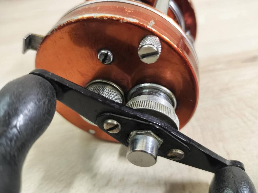 ☆ABU GARCIA アブ アンバサダー 4000D ビンテージリール 橙