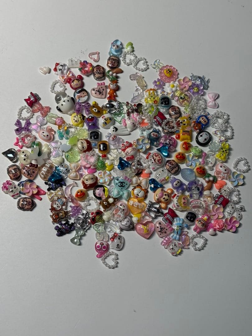 新品】ネイルパーツ 200個入り ごちゃ混ぜ - メルカリ