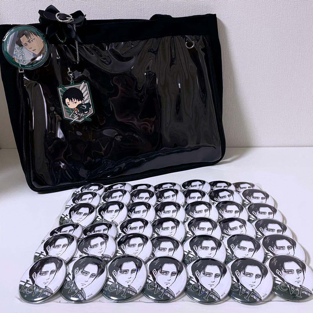 進撃の巨人 リヴァイ 原作ホログラム缶バッジ 痛バックセット - メルカリ