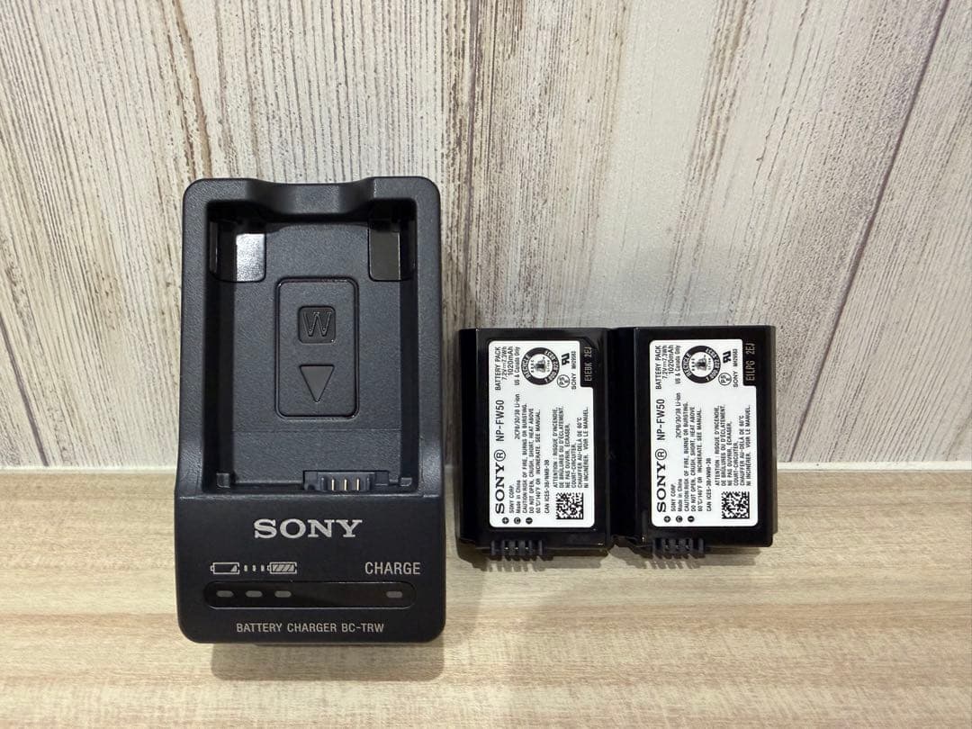 SONY α6400 本体＋SEL35F18＋予備バッテリー2個付 - メルカリ