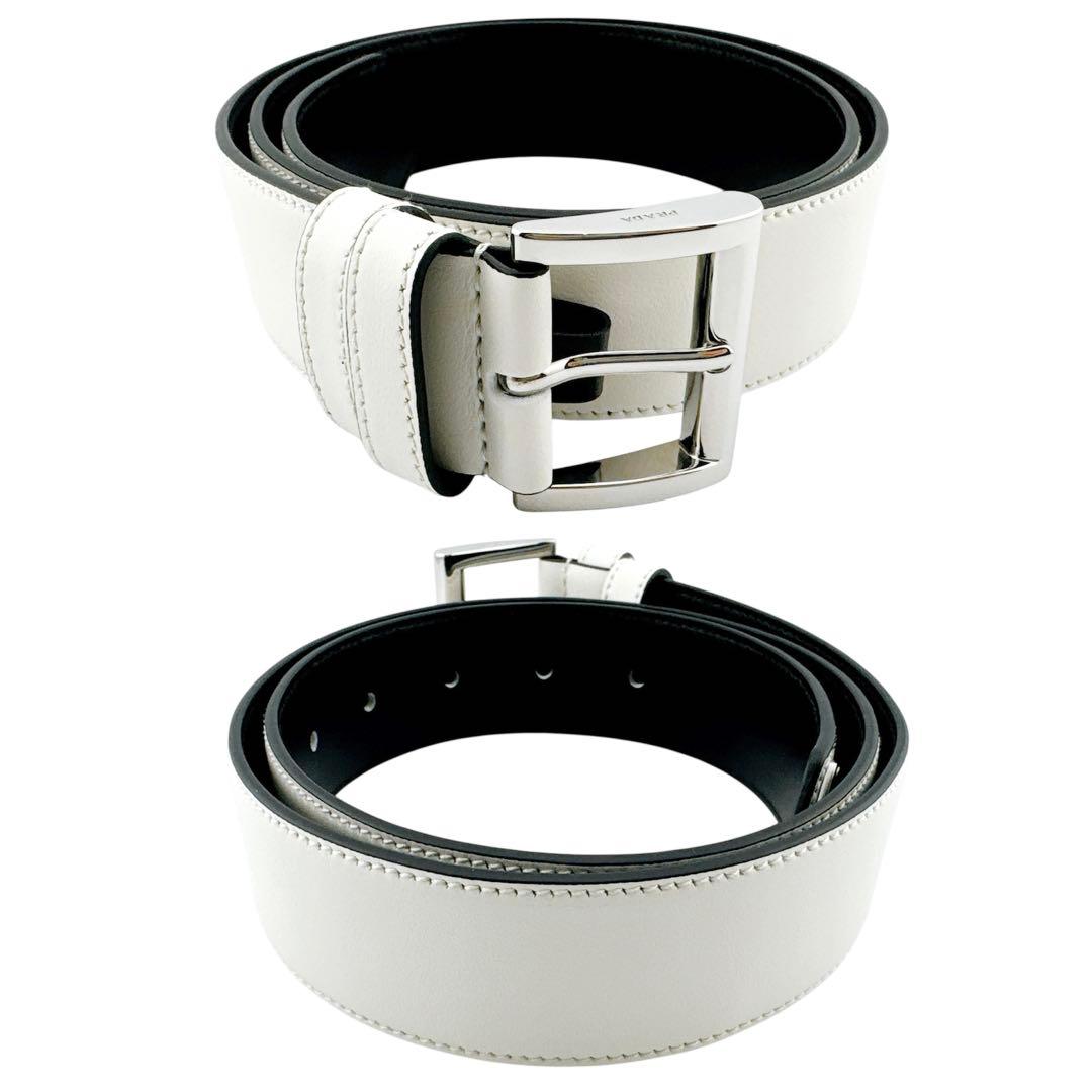 未使用級◇プラダ レザー トライアングルロゴ 三角プレート ホワイト