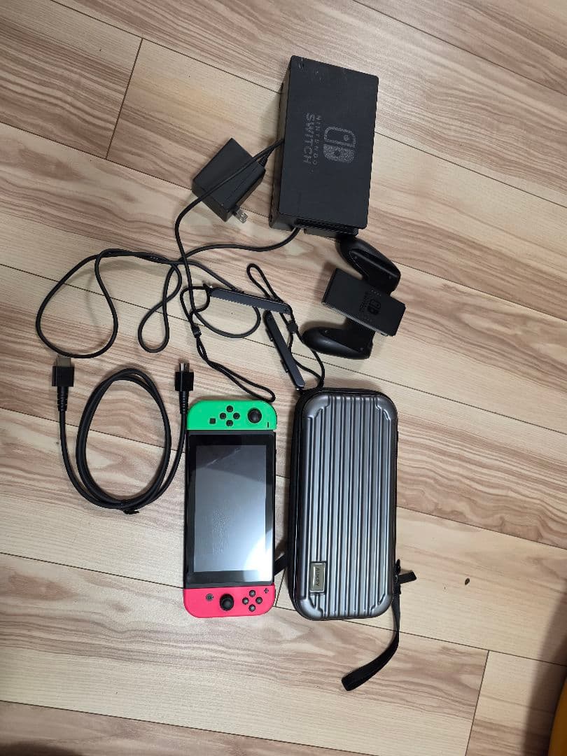 Nintendo Switch ネオンレッド/ネオングリーン 本体 任天堂（Nintendo） Nintendo Switch 本体 Joy-Con (L) ネオングリーン