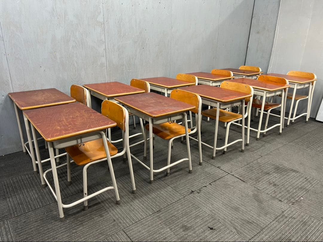 337◆格安配送地域あり◆ダイイチ◆学童机・椅子10組(旧JIS6号)学校学習塾 512◇格安配送地域あり◇ホウトク製◇学童机・椅子4組(旧JIS2号)学校