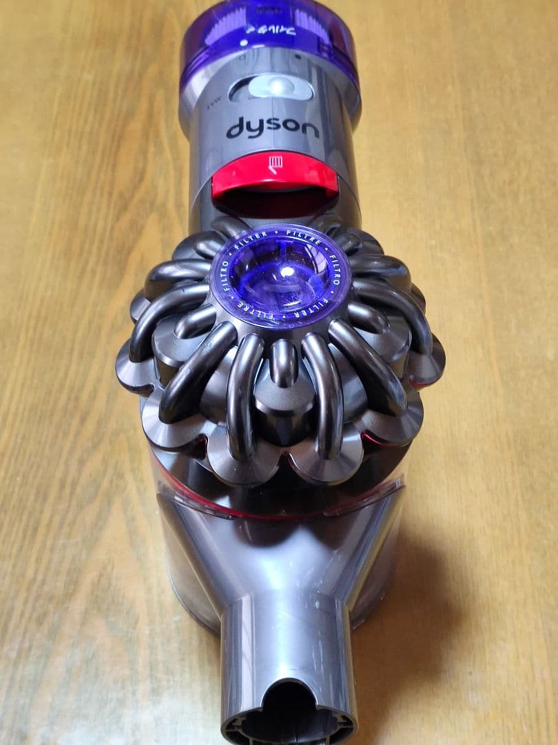 ダイソン V8 SV10K掃除機＋マキタ18vアダプターセット分解清掃済み動作