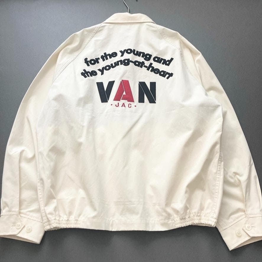 ビッグサイズ/美品】VAN スイングトップ ブルゾン 白 アーチロゴ 刺繍