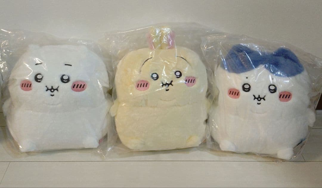 ちいかわ 重めぼっちゃり抱っこ ぬいぐるみ 3点セット ショッパー付き