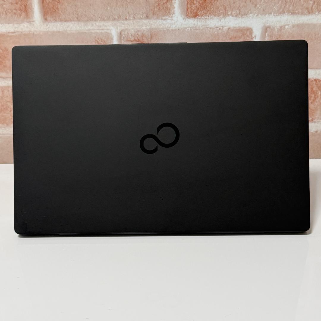 ☆バッテリー良好☆ 超軽量845g 第11世代Corei7 富士通 H53