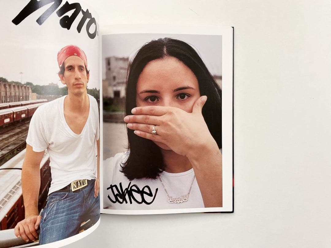 ステッカー付き‼️ 絶版‼️ Peter Sutherland 写真集