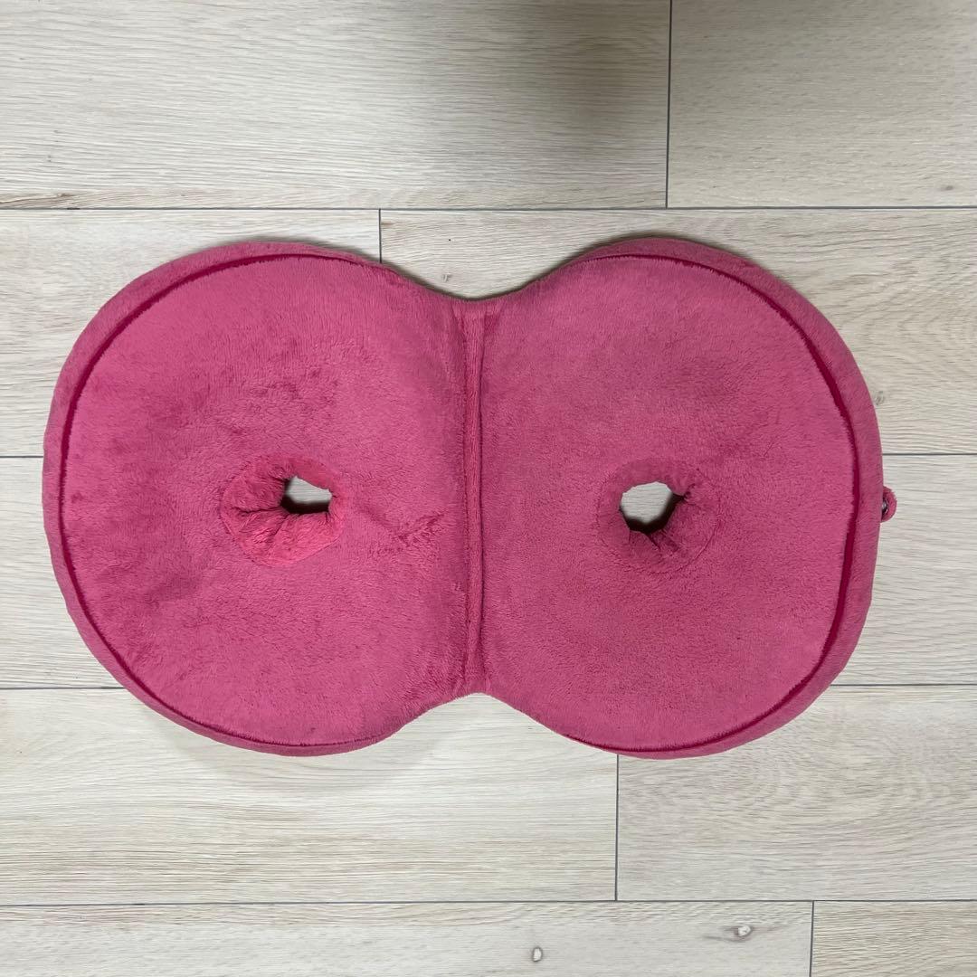 骨盤・姿勢矯正クッション ピンク - メルカリ