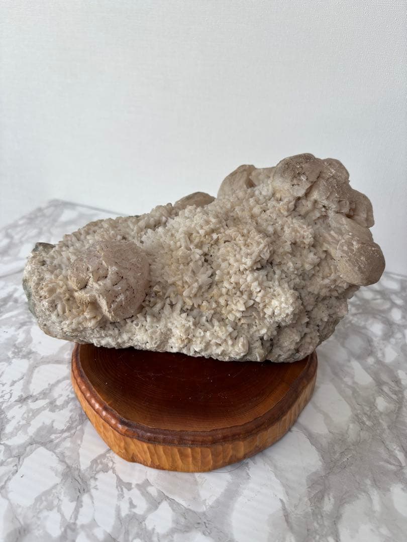 カルサイト（方解石）の原石 天然石 原石 鑑賞石 自然石 水石 鉱物 鉱石 神岡鉱山産カルサイト(方解石) 原石 789g｜天然石 通販 キラリ石