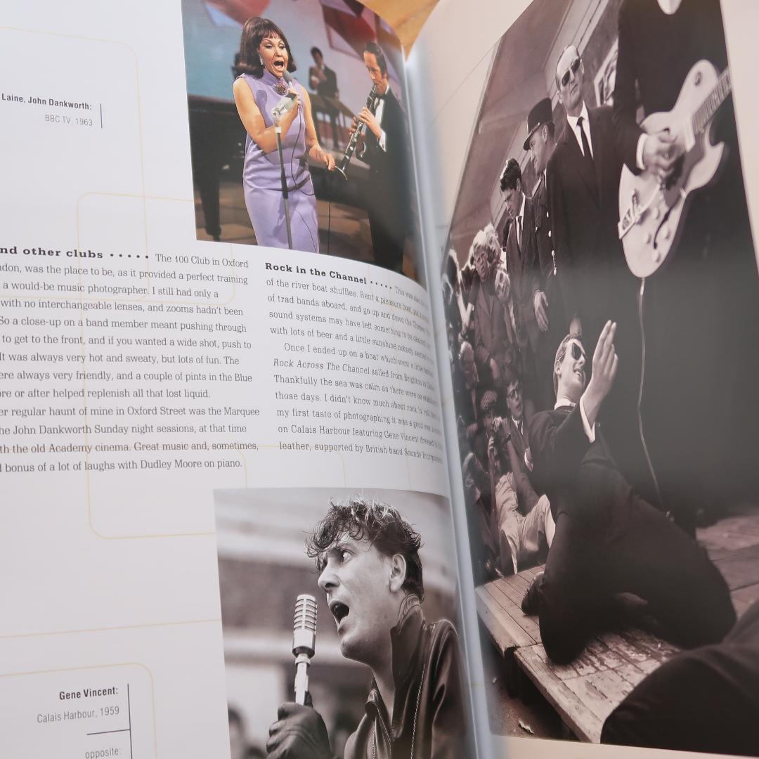 セール！ 希少サイン本　洋書　The Unclosed Eye （写真集）