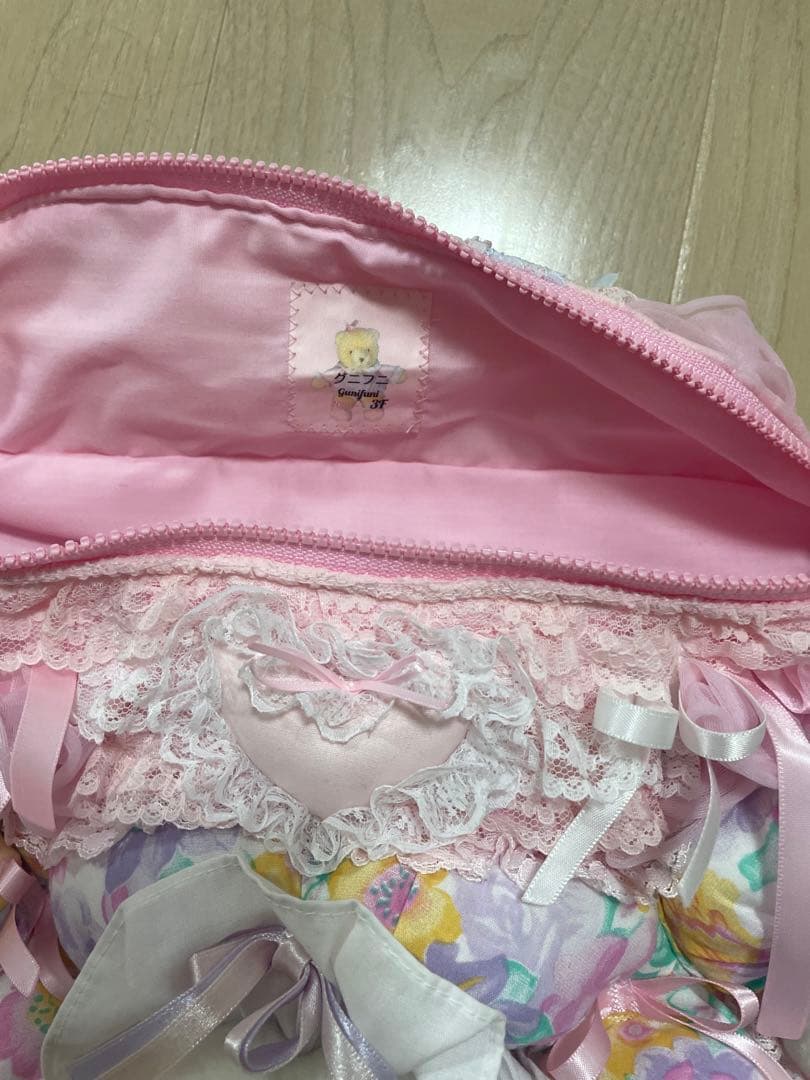 グニフニ♡80s vintegeフラワーbunnyボディバッグ - メルカリ